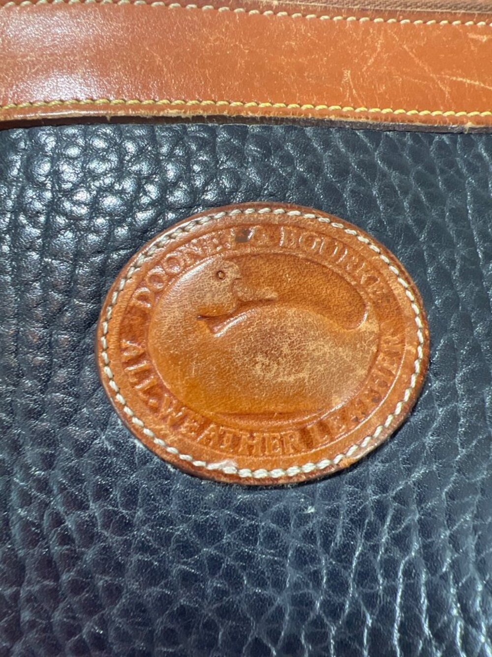 Dooney & Bourke Vintage Navy & Brown Pebble Leather Crossbody Bag With Adjustabl - Picture 4 of 13